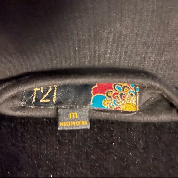 F21(FOREVER 21)FIESTY BLACK WITH LARGE BLACK SHINY SEQUINS SLEEVELESS MINI DRESS - Picture 6 of 7